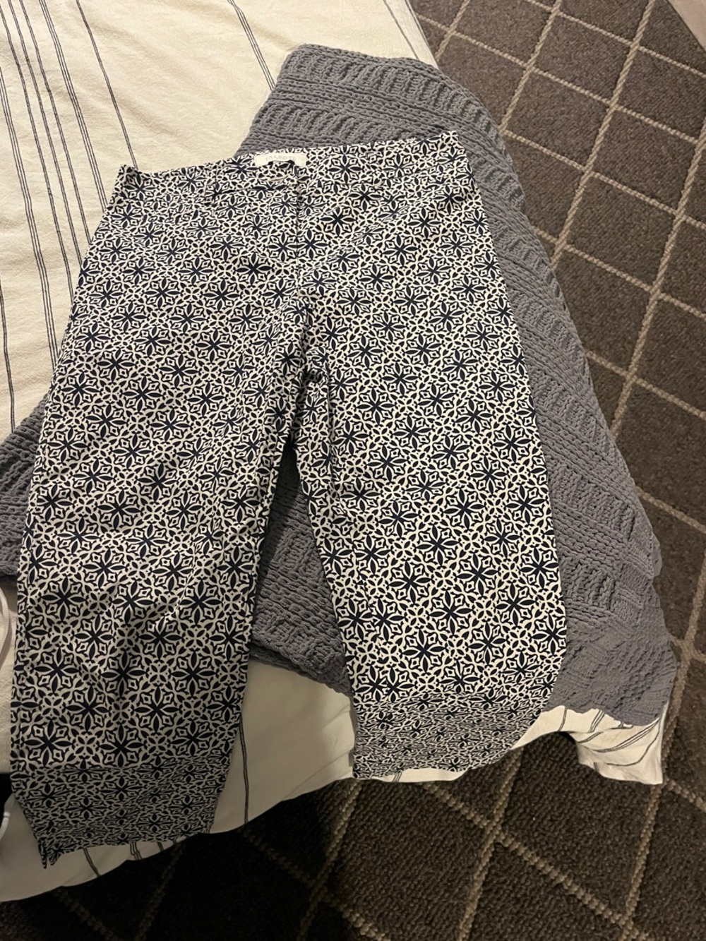 Talbots Navy and White Geometric Petite Pants